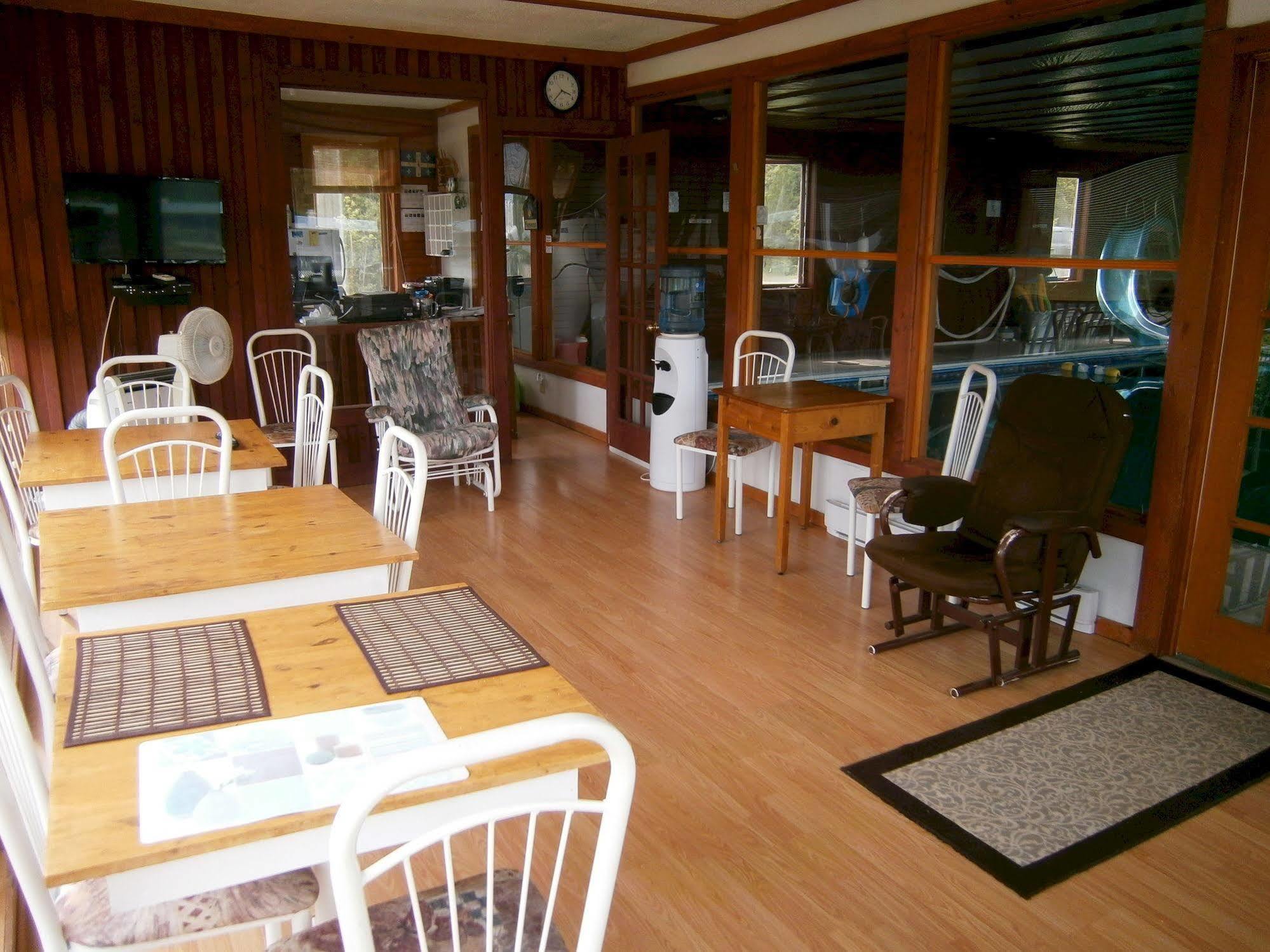 Motel De L'Anse Port-Daniel Esterno foto