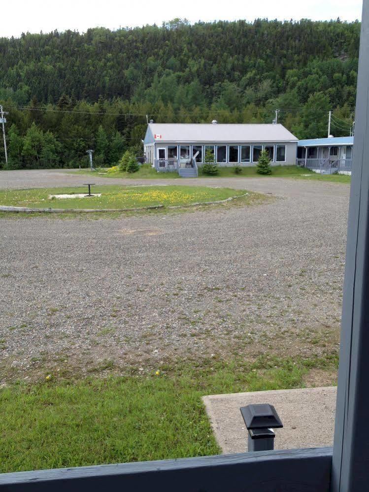Motel De L'Anse Port-Daniel Esterno foto